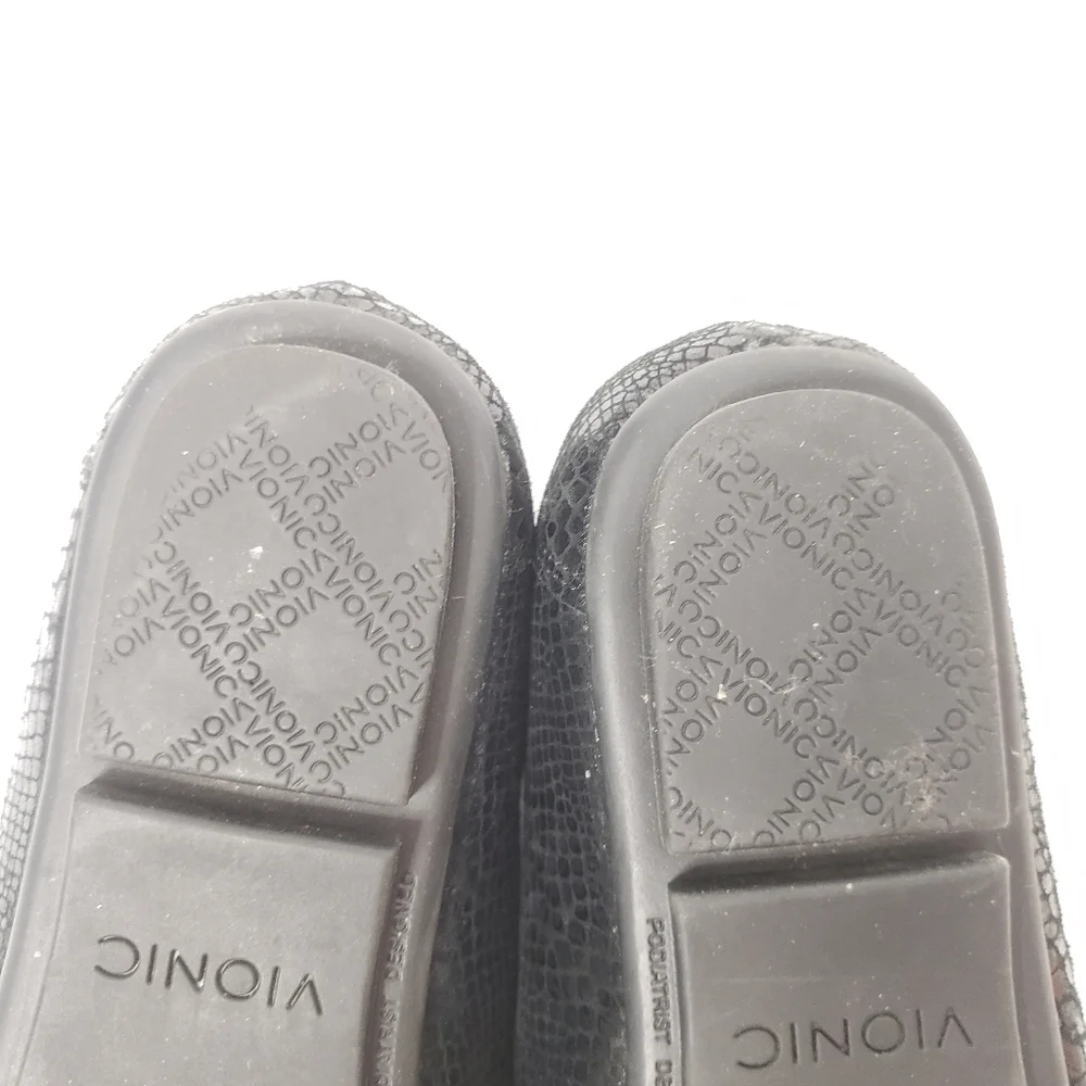 Vionic Lurrun black snack embossed slip on moccasin loafer comfort Flat shoe
